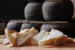 Oscypek PDO - Podhale Smoked Cheese — 2